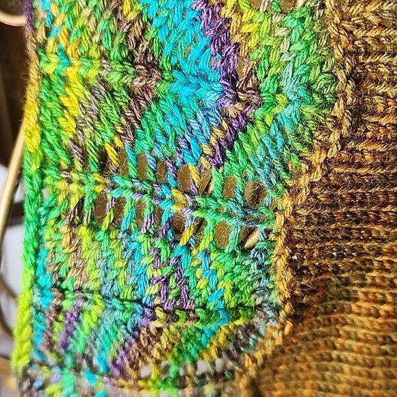 Vintage Wool Triangle Crochet Scarf - Picture 3 of 8